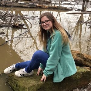 Meet your Posher, Alyssa